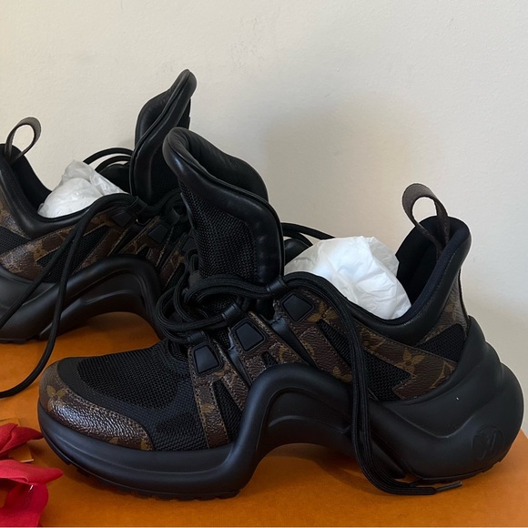 $1,230! LOUIS VUITTON ARCHLIGHT SNEAKERS - Picture 6 of 17